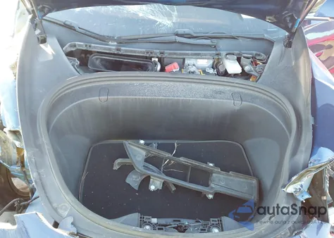 2018 Tesla Model 3 Long Range/Performance z USA, uszkodzony, nr VIN 5YJ3E1EBXJF054763